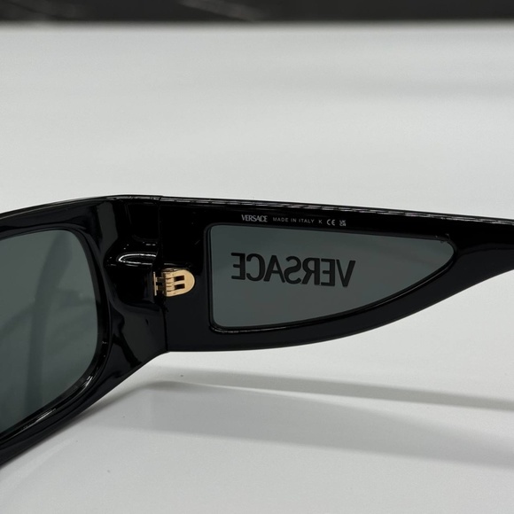 NEW MOD 4482 GB1/87 VERSACE BLACK SHIELD VE4482 GB187 UNISEX VERSACE SUNGLASSES - Picture 9 of 10